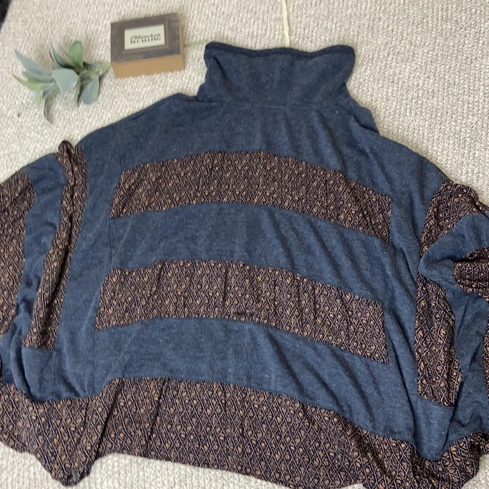 Easel cowl neck top - Picture 4 of 5